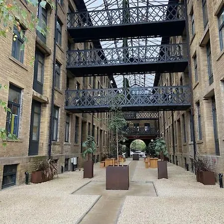 Apartment Centrally Located Cosy 2 Bed Duplex By Haven Escapes In Bradford *