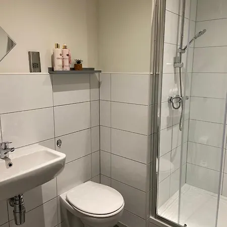 Centrally Located Cosy 2 Bed Duplex By Haven Escapes In Bradford * Bradford (West Yorkshire)