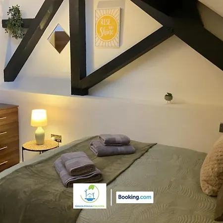 Apartment Centrally Located Cosy 2 Bed Duplex By Haven Escapes In Bradford