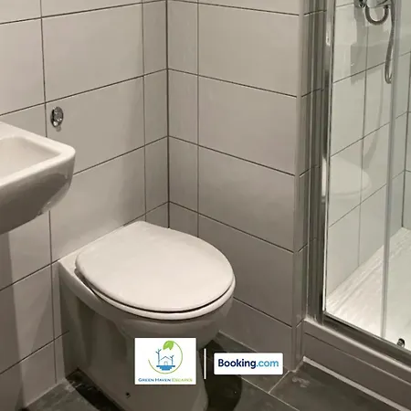 Centrally Located Cosy 2 Bed Duplex By Haven Escapes In Bradford Bradford (West Yorkshire)