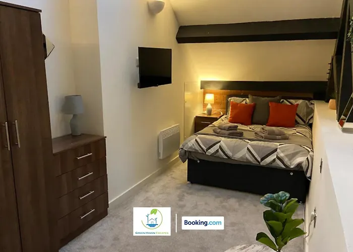 Апартаменты Two Bedroom In Canal Road Contractors With Free Wifi *